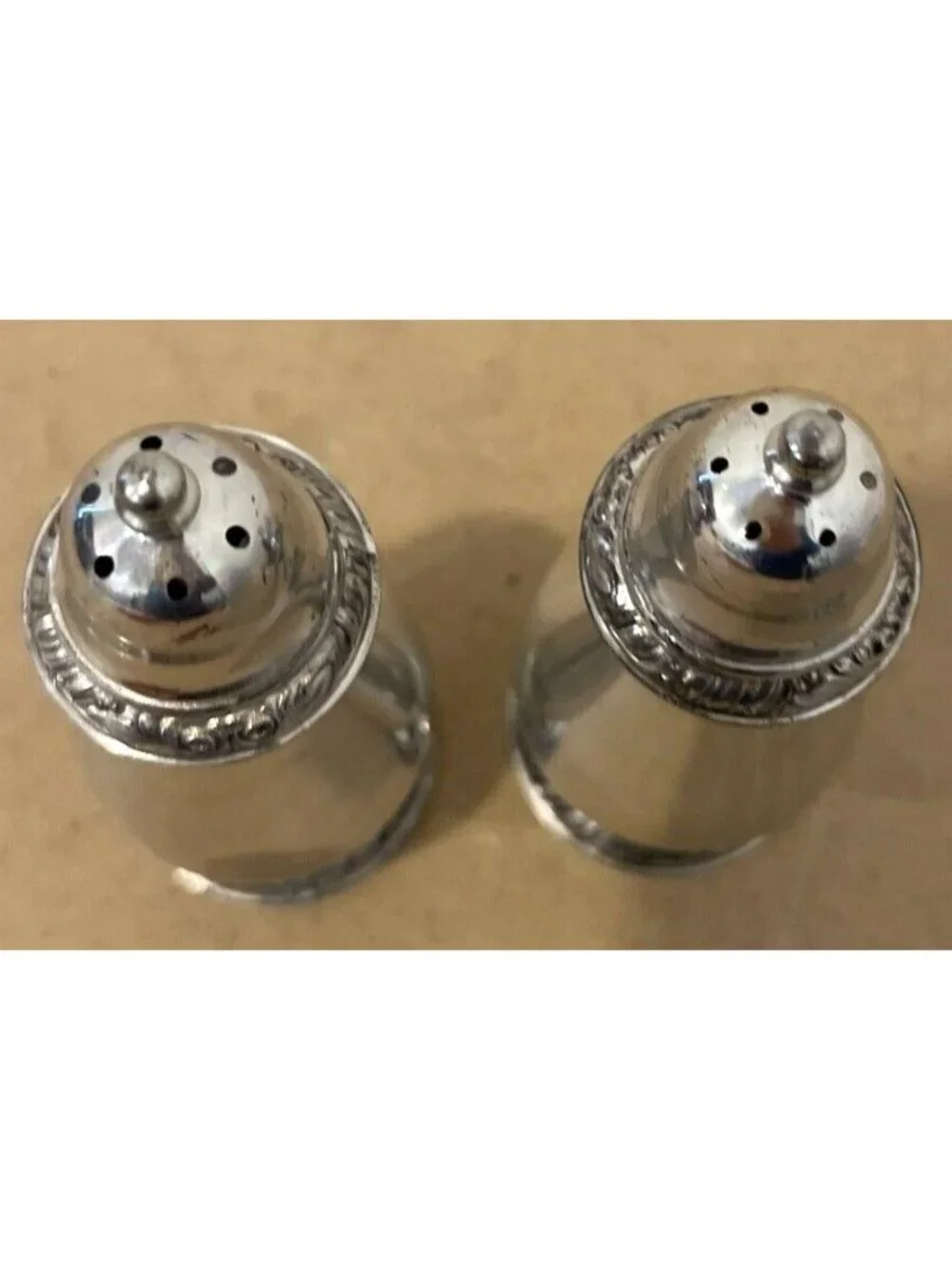 Oneida Community Henley Sliverplate Tudor Plate Salt And Pepper Shakers 5